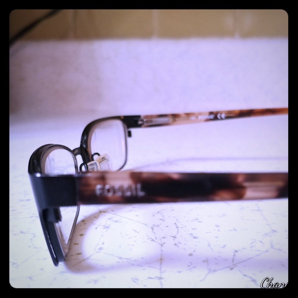 Fossil women frames,in GREAT SHAPE! Prefer plastic